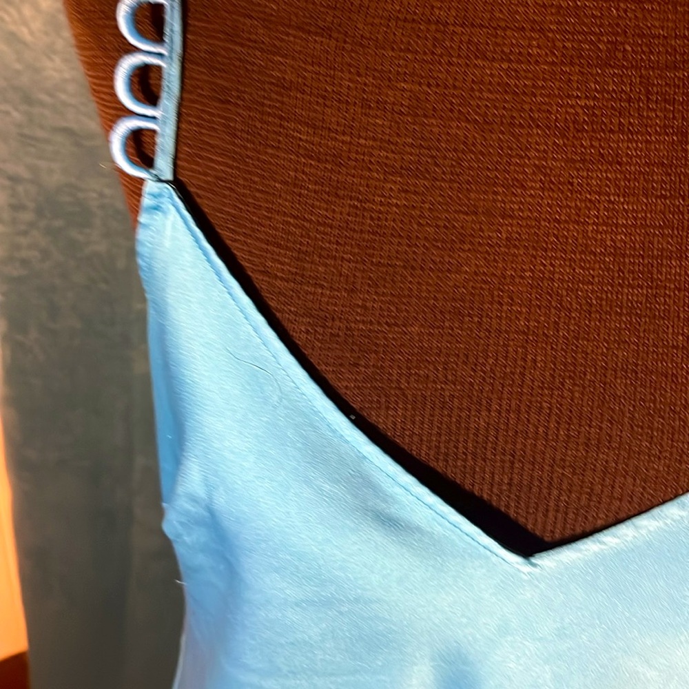 Elegant Blue Satin Dress - Picture 2 of 3